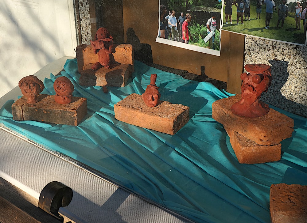 Window display of clay figures